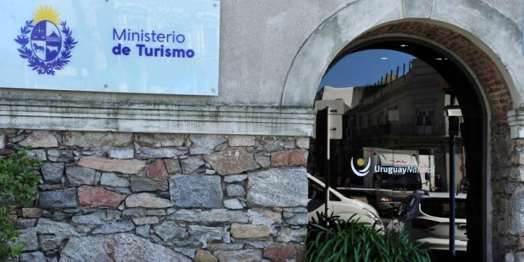 Entrada Ministerio de Turismo