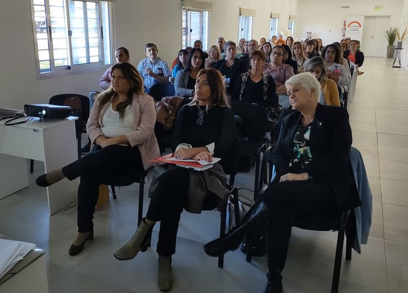 Directora Venosa, presidente Curbelo, directora Pérez y participantes
