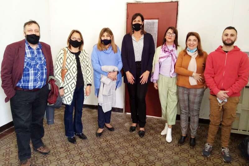 Presidente de Inisa con docentes