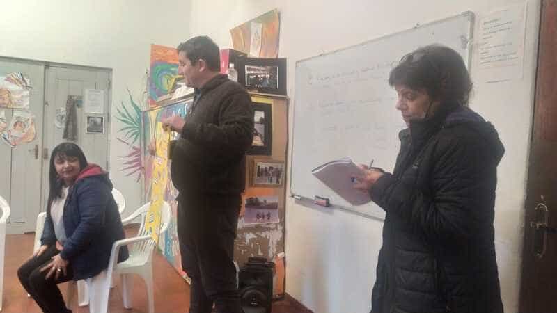 Técnicos dando una charla