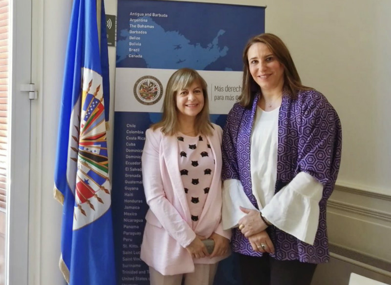 Presidente Gabriela Fulco con la Dra. Soledad García Muñoz